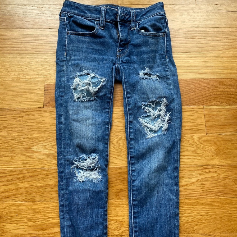 American Eagle Ripped Blue Jeans